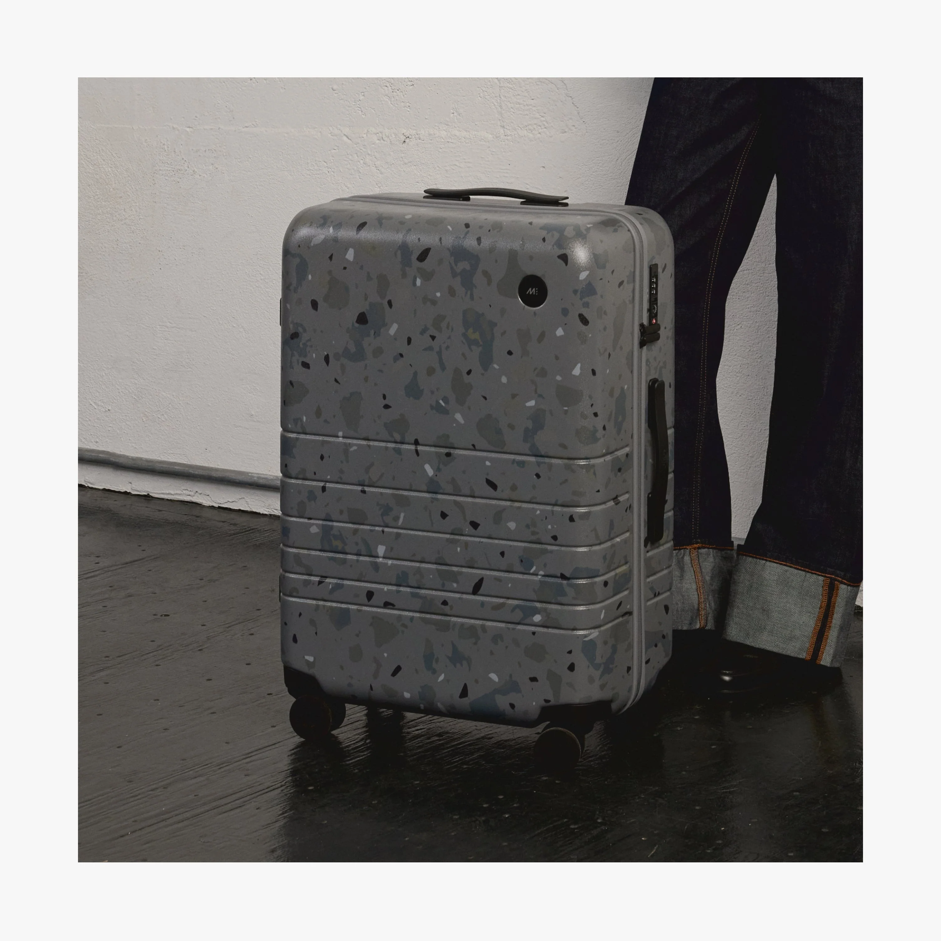 Check-In Medium - Image 124