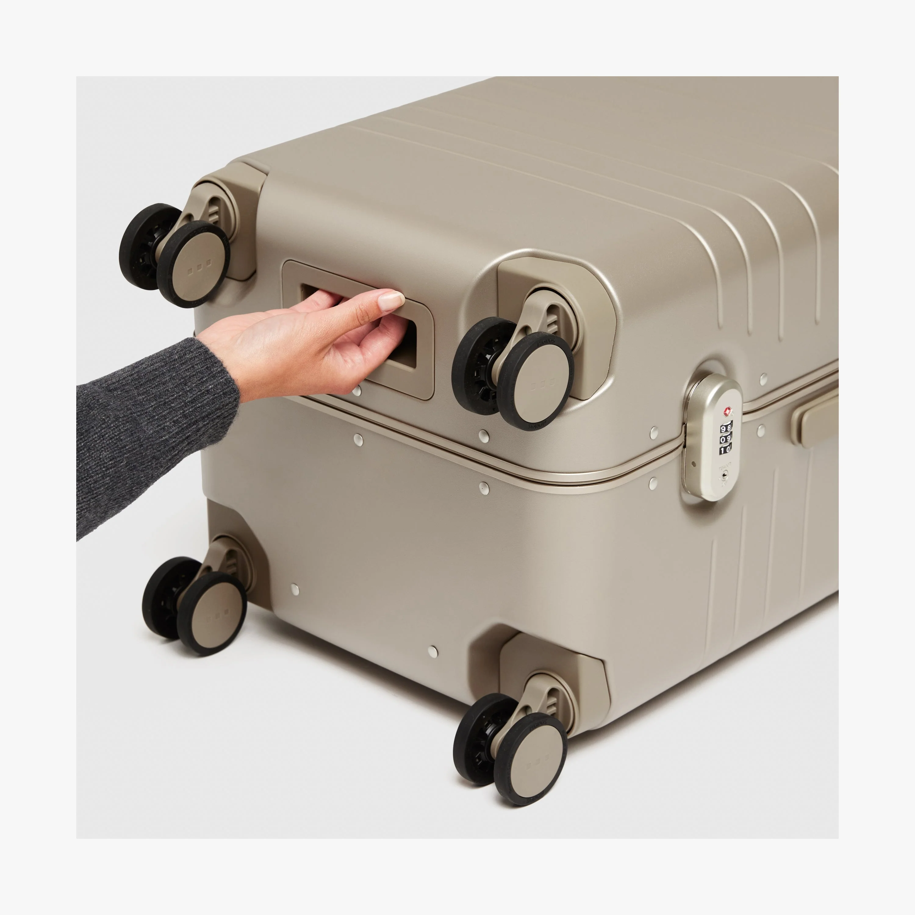 Hybrid Trunk Medium - Image 13